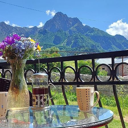 Cozy Hotel Kazbegi Stepantsminda Exterior foto