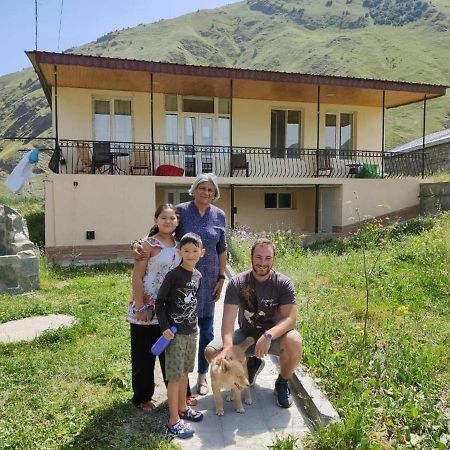 Cozy Hotel Kazbegi Stepantsminda Exterior foto