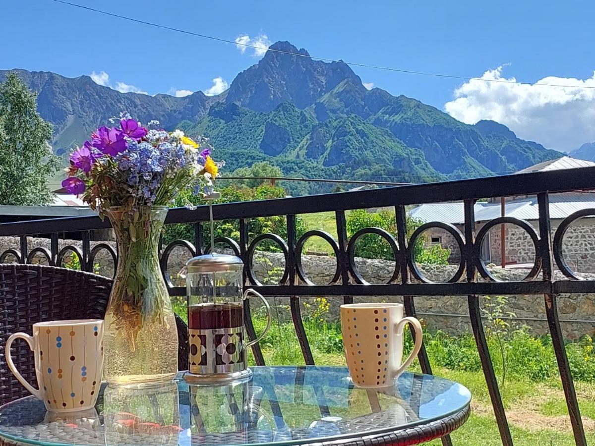 Cozy Hotel Kazbegi Stepantsminda Exterior foto
